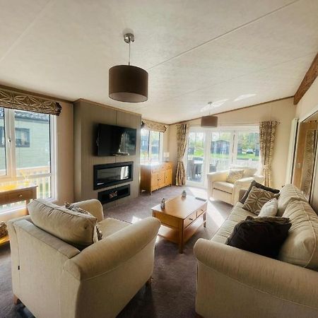 Rosie'S Rest With Hot Tub Villa Barmby on the Moor Bagian luar foto