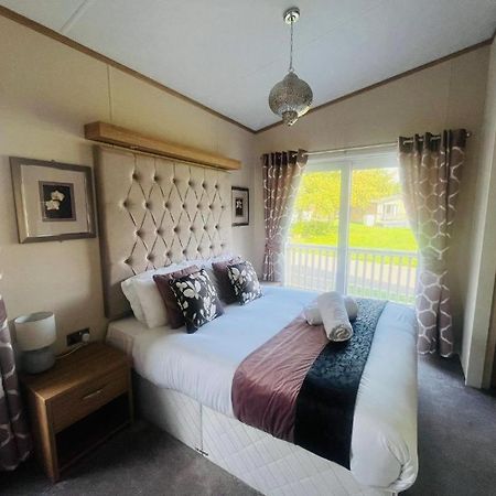 Rosie'S Rest With Hot Tub Villa Barmby on the Moor Bagian luar foto