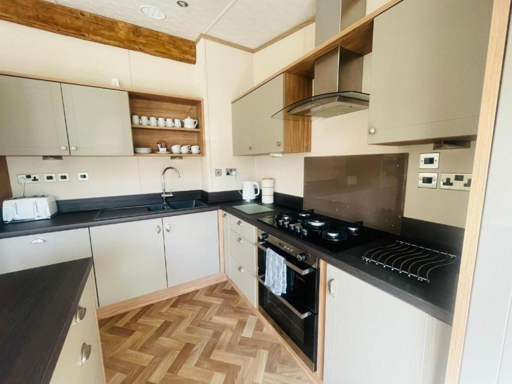 Rosie'S Rest With Hot Tub Villa Barmby on the Moor Bagian luar foto