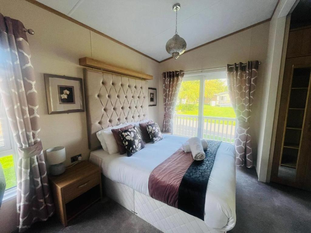 Rosie'S Rest With Hot Tub Villa Barmby on the Moor Bagian luar foto